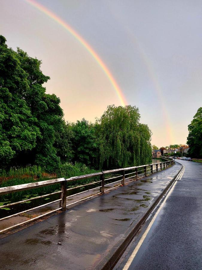 Riverside York Luaran gambar